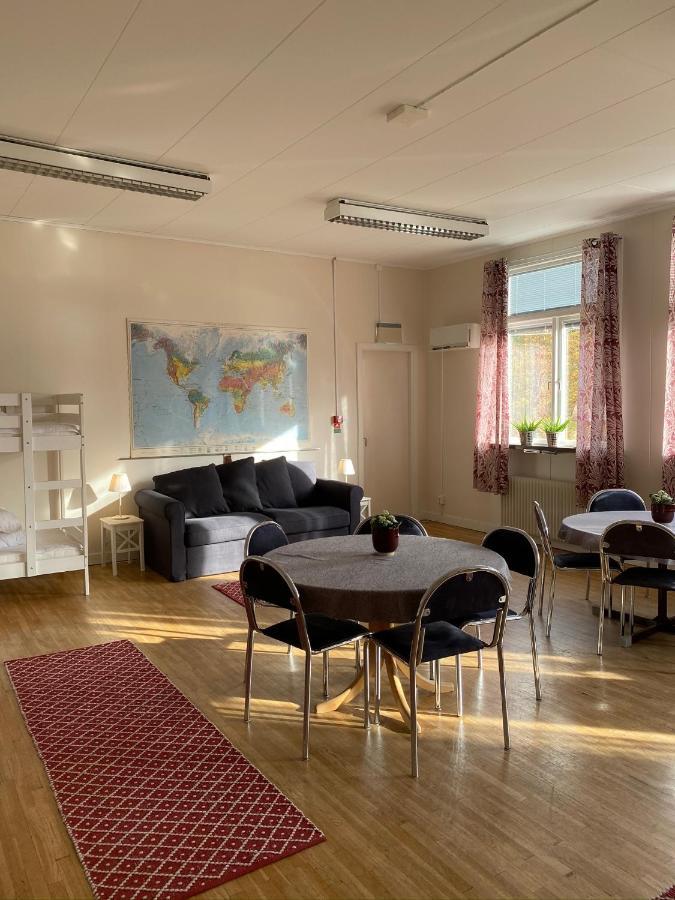 Kalvs Skolhus Pansiyon Dış mekan fotoğraf