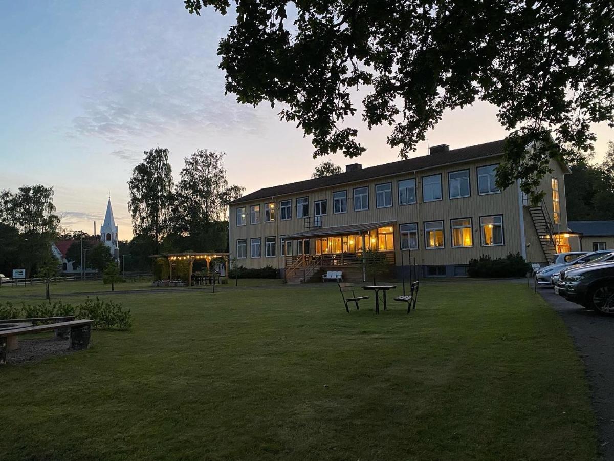 Kalvs Skolhus Pansiyon Dış mekan fotoğraf